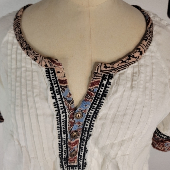 Free People Sz M Embroidered Boho Henley Short Sleeve Pockets - Picture 3 of 9